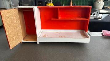 Bed met linnenkast zonder matras. beschikbaar voor biedingen