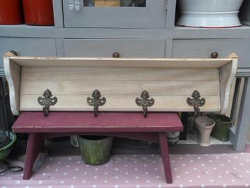 brocant keukenrek/ handdoekenrek/ regaal beschikbaar voor biedingen