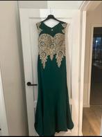 Groene Galajurk met Gouden Details, Kleding | Dames, Jurken, Zo goed als nieuw, Ophalen, Maat 38/40 (M), Onder de knie