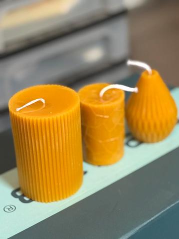 Set van 3 toffe 100% bijenwas kaarsen beschikbaar voor biedingen