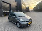 Toyota Aygo 1.0 12V Vvt-i 5DRS 2010 Groen, Auto's, Toyota, Voorwielaandrijving, Elektrische ramen, Zwart, 4 stoelen
