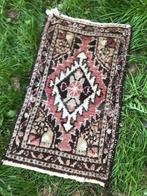 Vloerkleed 60 x 36 cm patroon, Antiek en Kunst, Antiek | Kleden en Textiel, Ophalen