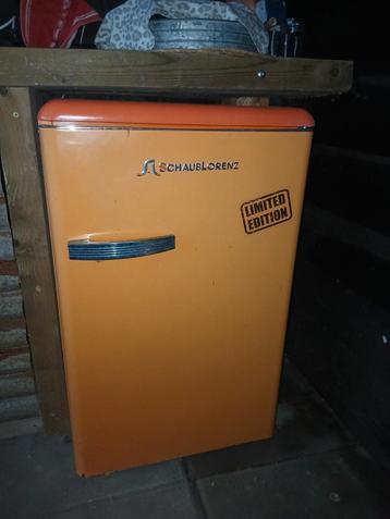 Retro Schaub Lorenz Koelkast - Oranje beschikbaar voor biedingen