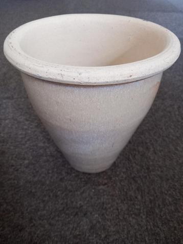 Nieuw!! Pot / bloempot voor buiten en binnen beschikbaar voor biedingen