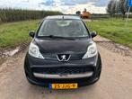 Peugeot 107 1.0 12V 5DR 2-TRONIC 2009 Zwart, Auto's, Peugeot, Stof, Zwart, 4 stoelen, Origineel Nederlands