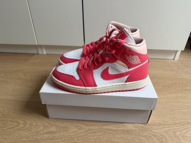Nike Air Jordan 1 Mid, Kleding | Dames, Schoenen, Nieuw, Sneakers of Gympen, Roze, Ophalen of Verzenden