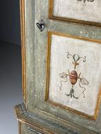 Hoekkast zweeds 18e eeuw, Ophalen