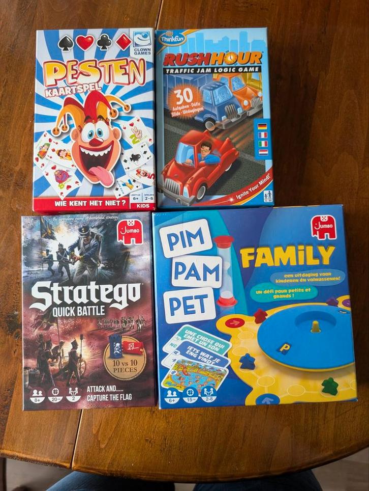 Diverse Gezelschapsspellen - Pesten, Rush Hour, Stratego..., Hobby en Vrije tijd, Gezelschapsspellen | Bordspellen, Zo goed als nieuw