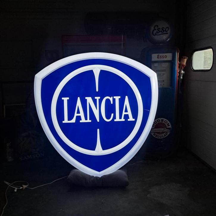 Lancia Dealer lichtbak Xxl, Verzamelen, Merken en Reclamevoorwerpen, Gebruikt, Lichtbak of (neon) lamp, Ophalen