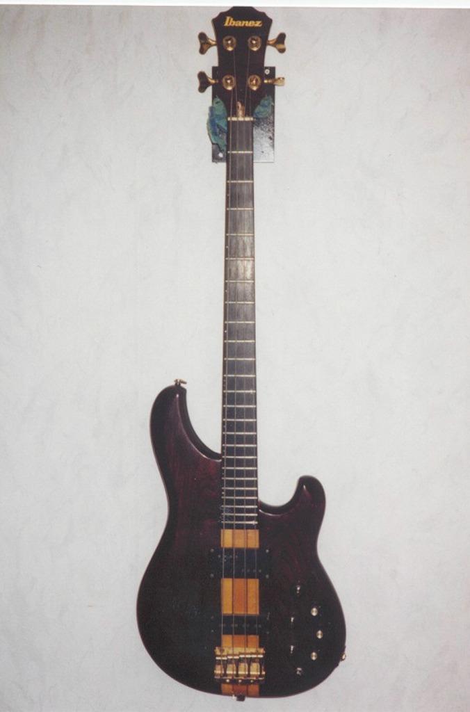 Ibanez Musician basgitaar, Muziek en Instrumenten, Snaarinstrumenten | Gitaren | Bas, Gebruikt, Elektrisch, Ophalen