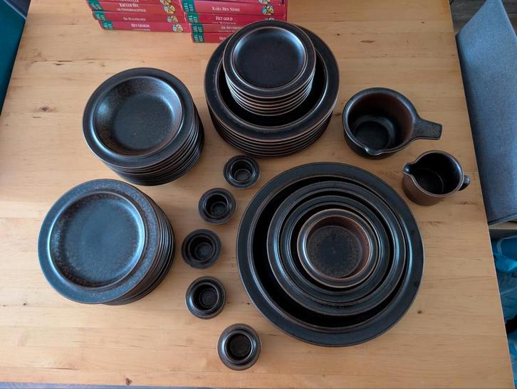 Uitgebreid Arabia Ruska servies, Huis en Inrichting, Keuken | Servies, Zo goed als nieuw, Ophalen