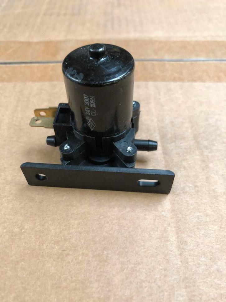 Land Rover Lightweight ruitensproeier pomp 12 en 24 volt, Auto diversen, Overige Auto diversen, Ophalen of Verzenden