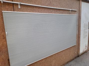 1 x duettes verduistering 221 breed 126 hoog . beschikbaar voor biedingen