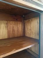 Antieke vitrinekast met facet geslepen glas, Ophalen