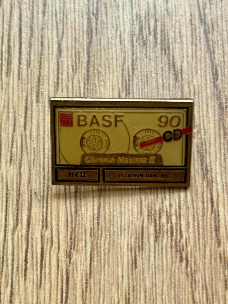 BASF Pin, Verzamelen, Speldjes, Pins en Buttons, Gebruikt, Speldje of Pin, Overige onderwerpen, Ophalen of Verzenden