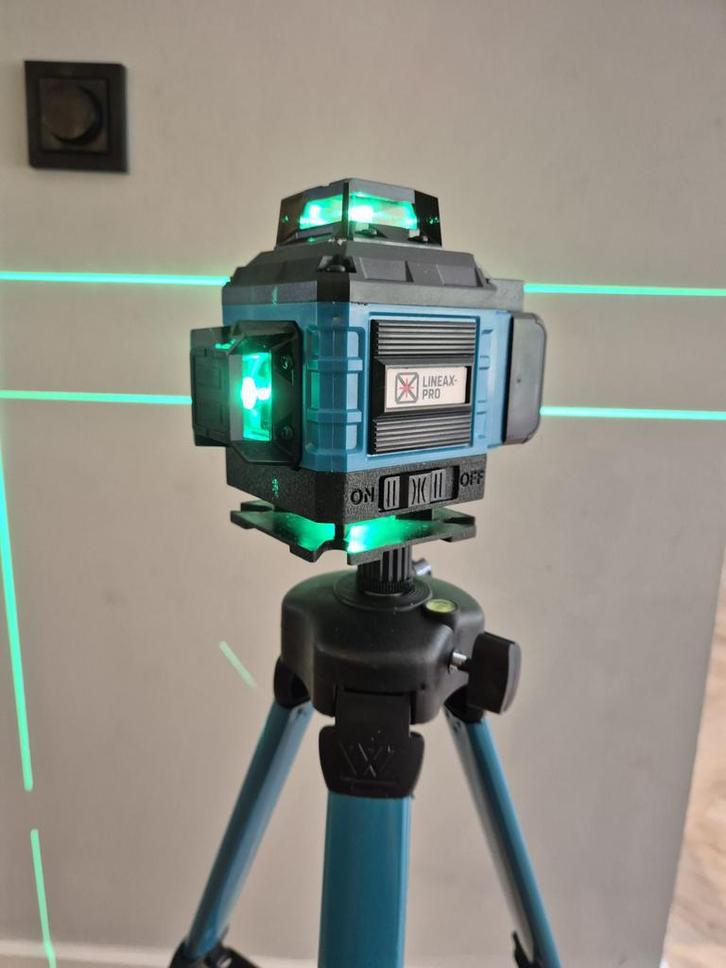 Nieuwe kruislijnlaser in koffer met accesoires!, Doe-het-zelf en Verbouw, Meetapparatuur, Nieuw, Ophalen of Verzenden