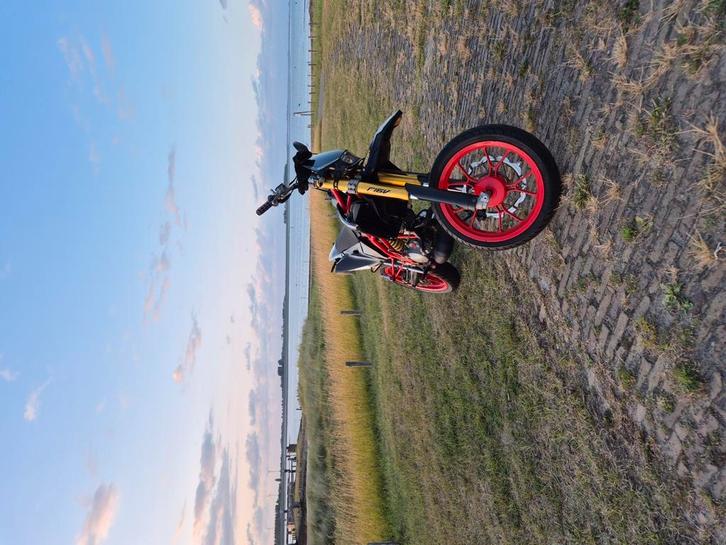 Schakelbrommer Valenti N50 limited edition, Fietsen en Brommers, Brommers | Crossbrommers, Zo goed als nieuw, Overige merken, Ophalen