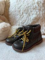 Laarzen in Timberland-look bruin met gele veters, maat 25, Ophalen of Verzenden, Zo goed als nieuw, Jongen, Schoenen