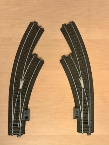 Märklin C-rail gebogen wissel rechts + links (24671+24672) beschikbaar voor biedingen