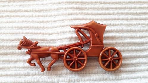 BOOKPIECE Celluloid Paard en Wagen Broche dd 1942 + Verzend., Sieraden, Tassen en Uiterlijk, Antieke sieraden, Broche, Overige materialen
