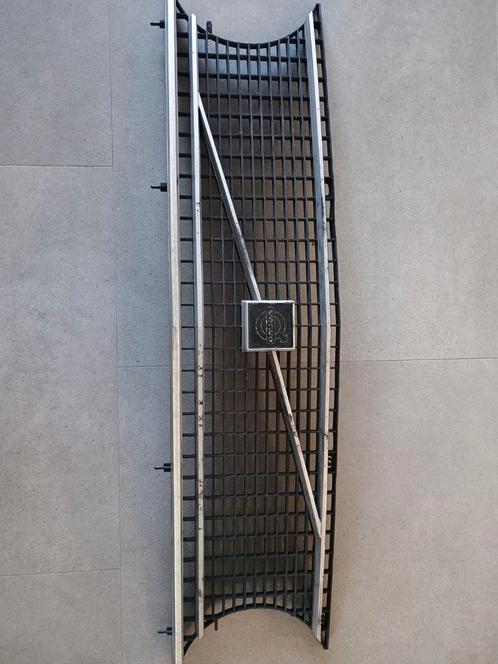 Grille, Volvo 144 bouwjaar 1973, Auto-onderdelen, Carrosserie en Plaatwerk, Bumper, Volvo, Voor, Gebruikt, Ophalen of Verzenden