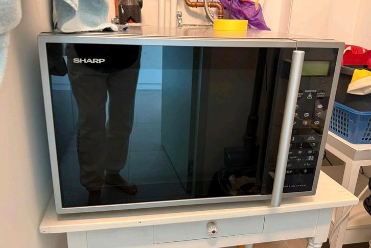 Sharp R-961(IN)W Combi Oven – Magnetron, Grill & Hetelucht, Witgoed en Apparatuur, Magnetrons, Gebruikt, Grill, Oven, Ophalen