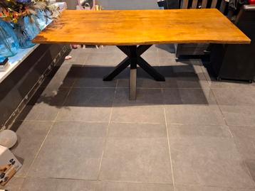 Boomstam eettafel 200cm met x-poten zwart staal beschikbaar voor biedingen