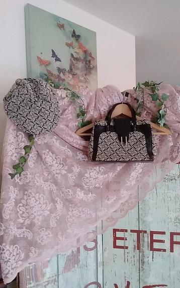 Claudio Ferrici *** VINTAGE *** tas en pet set beschikbaar voor biedingen