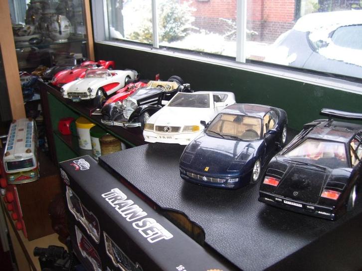 8 MODELAUTO,S, Hobby en Vrije tijd, Modelauto's | 1:18, Zo goed als nieuw, Auto, Bburago, Ophalen of Verzenden