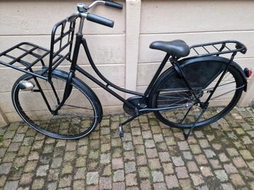Zwarte omafiets 28inch wielen beschikbaar voor biedingen