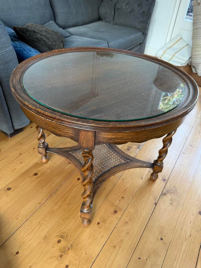 Antieke bijzettafel met glazen blad en rotan onderplank, Ophalen