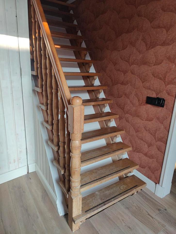 Hardhouten trap, Doe-het-zelf en Verbouw, Ladders en Trappen, Gebruikt, Trap, 2 tot 4 meter, Ophalen