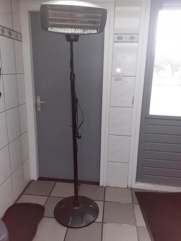 Staande electrisch terrasverwarming  beschikbaar voor biedingen