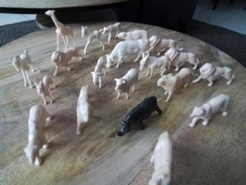 25 Kunststof Wilde Dieren - Speelgoed beschikbaar voor biedingen