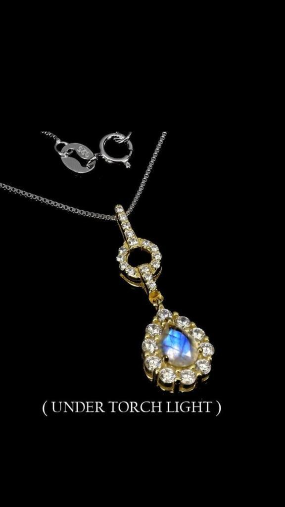 Zilveren hals ketting met natuurlijke regenboog maansteen, Sieraden, Tassen en Uiterlijk, Kettingen, Nieuw, Zilver, Zilver, Met edelsteen