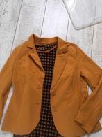 OKERGEEL COLBERTJE MET SHIRT, MAAT L, Ophalen of Verzenden, Zo goed als nieuw