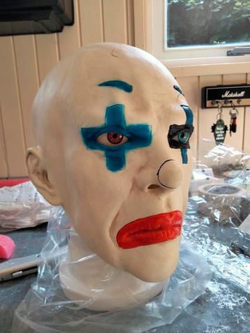 Halloween eng realistisch masker clown. beschikbaar voor biedingen