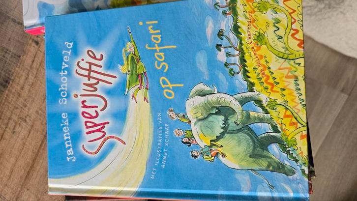 Janneke Schotveld - Superjuffie op safari, Boeken, Kinderboeken | Jeugd | onder 10 jaar, Zo goed als nieuw, Fictie algemeen, Ophalen of Verzenden