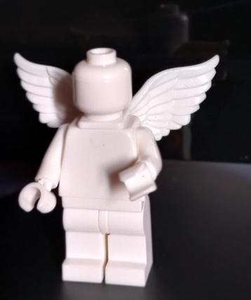 Engel Minifiguur beschikbaar voor biedingen