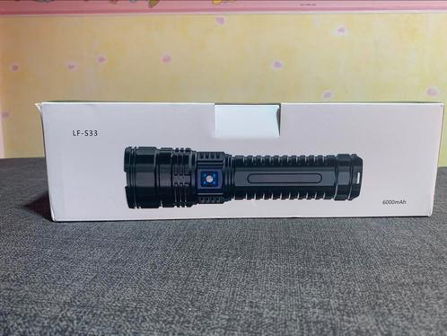 Nieuwe zware grote zaklamp ultra fel inclusief accessoires, Caravans en Kamperen, Zaklampen, Nieuw, Accu, Ophalen of Verzenden