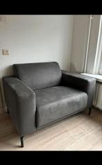 Donkergrijze Loveseat fauteuil van Pronto Wonen, Huis en Inrichting, Fauteuils, Ophalen, Gebruikt, 75 tot 100 cm, Stof