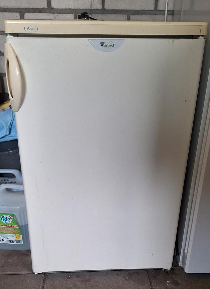 Gratis koelkast Whirlpool handig voor schuur of camping, Witgoed en Apparatuur, Vriezers en Diepvrieskisten, Minder dan 85 cm