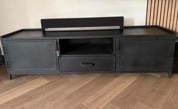 Loods 5 - TV meubel beschikbaar voor biedingen