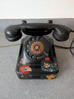 Antieke bakelieten zwarte telefoon met bloem bedrukking, Telecommunicatie, Vaste telefoons | Niet Draadloos, Ophalen of Verzenden