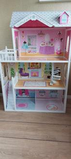 Barbie huis wooden dollhouse bandits, Ophalen of Verzenden, Zo goed als nieuw