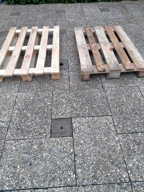 Twee euro en een dezelfde maat zie omschrijving, Doe-het-zelf en Verbouw, Hout en Planken, Zo goed als nieuw, Pallet, Vuren, Minder dan 200 cm