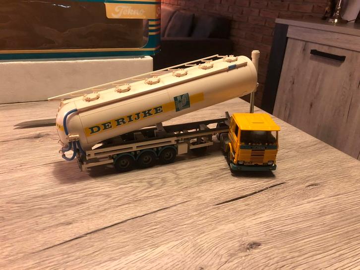Miniatuur van Tekno, Hobby en Vrije tijd, Modelauto's | 1:50, Zo goed als nieuw, Bus of Vrachtwagen, Tekno, Ophalen of Verzenden