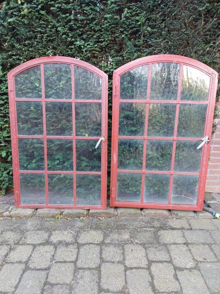 Twee zeer unieke te openen stalen stalramen., Doe-het-zelf en Verbouw, Glas en Ramen, Gebruikt, Gevelraam of Ruit, Minder dan 80 cm