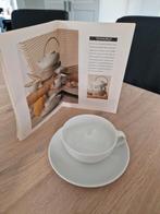 Arzberg 1382 -  theekpp en schotel, Huis en Inrichting, Keuken | Servies, Ophalen of Verzenden, Zo goed als nieuw, Effen, Kop(pen) en/of Schotel(s)