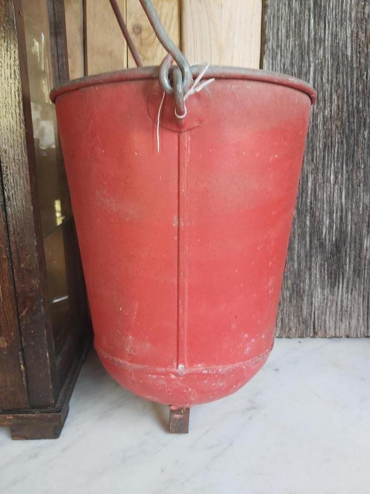 Mooie oude rode franse brandweeremmer / blusemmer, Antiek en Kunst, Curiosa en Brocante, Verzenden